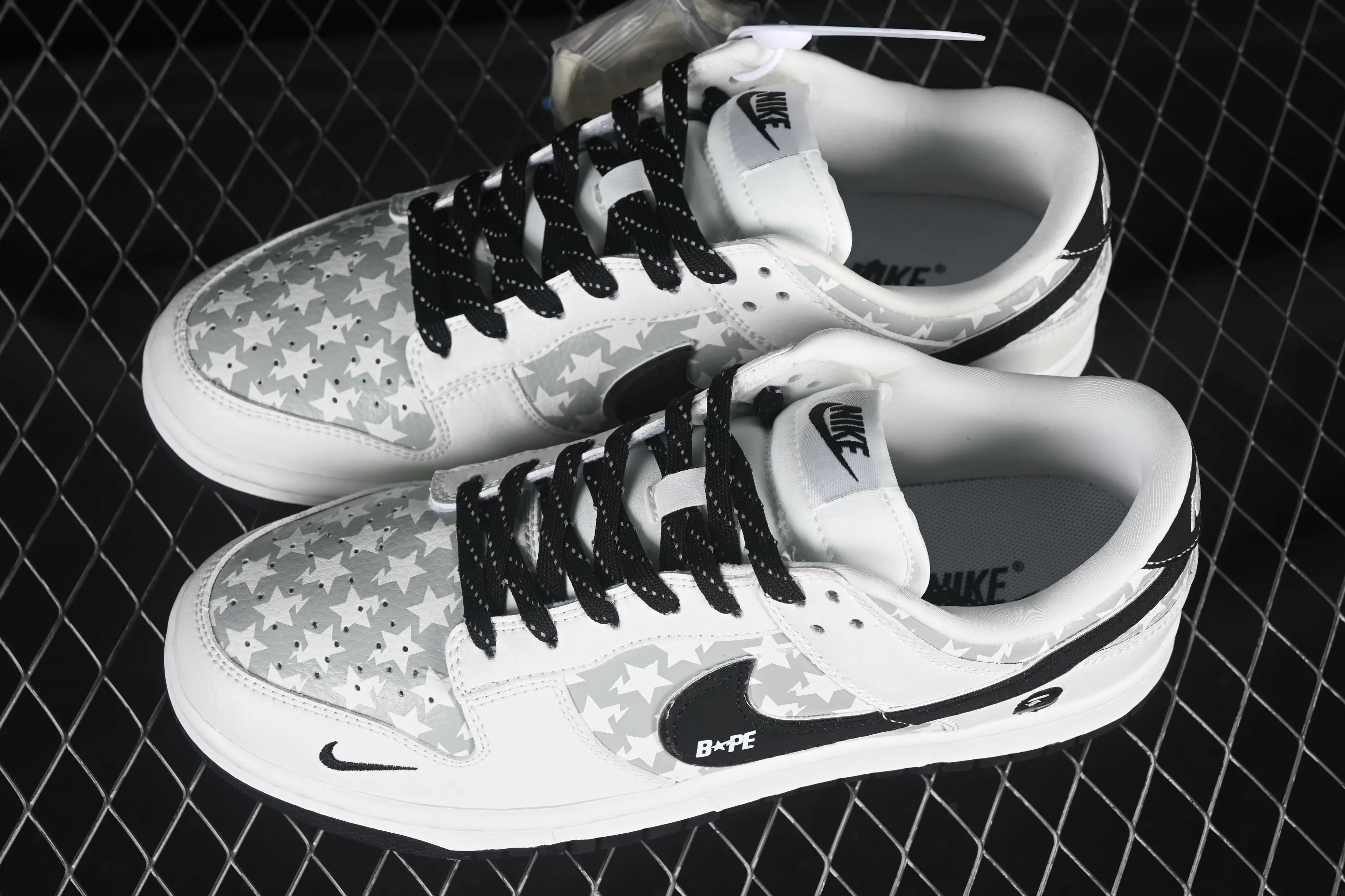 All categories Nk SB Dunk Series Nk SB Dunk Low High-end customized low-top sneakers Nike SB Dunk Low BAPE series Pentagram black hook Anniversary high-end customized low-top casual sneakers CS1688-104